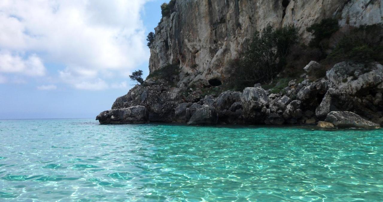 Appartamento Perla Verde, Wifi E Air Con Cala Gonone Dış mekan fotoğraf